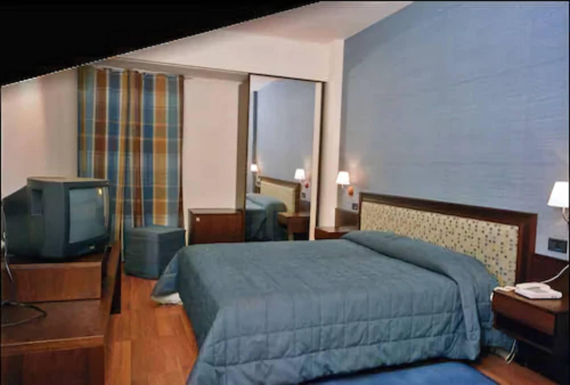 רגוזה Hotel Montreal מראה חיצוני תמונה