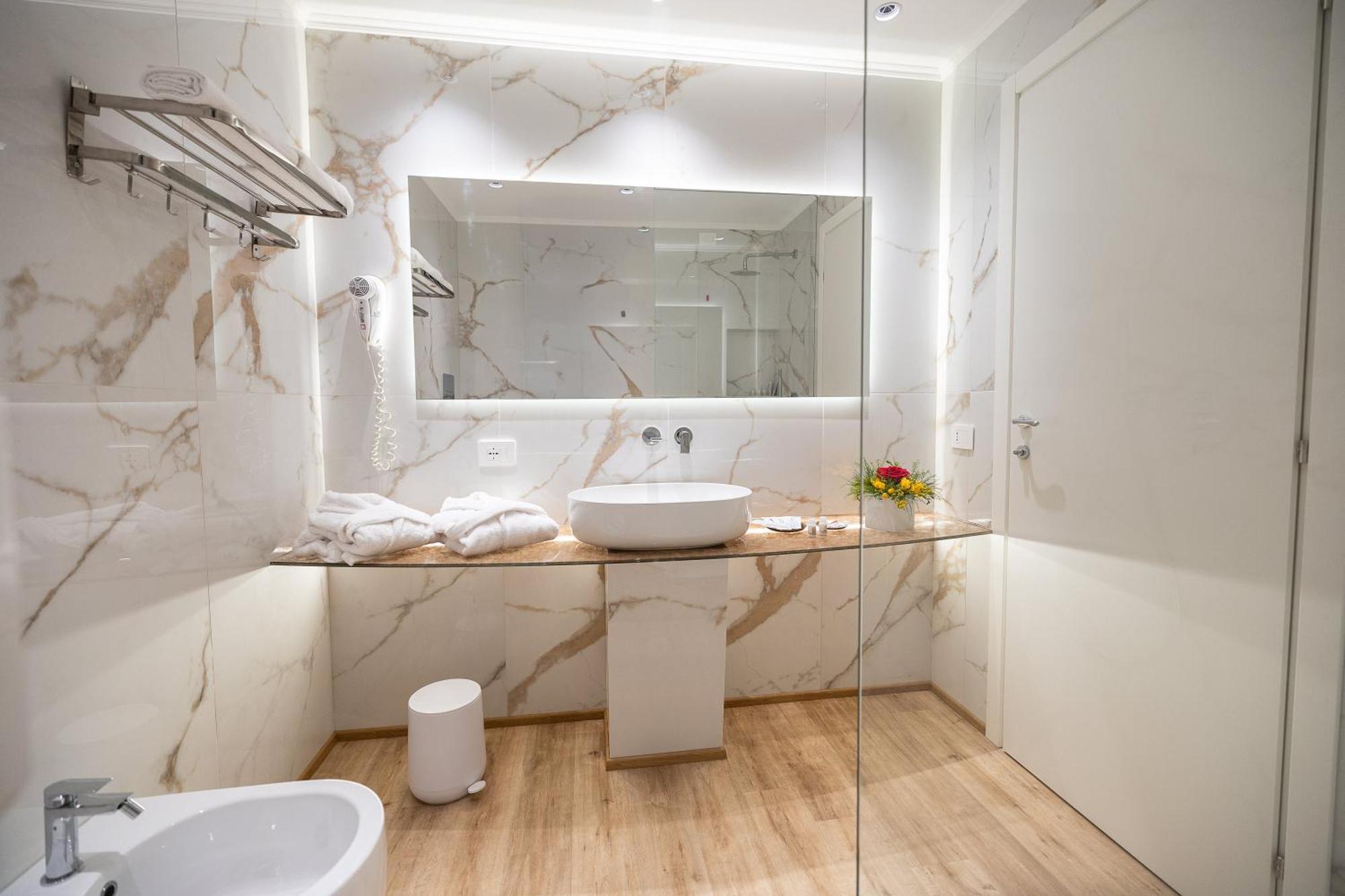 רגוזה Hotel Montreal מראה חיצוני תמונה