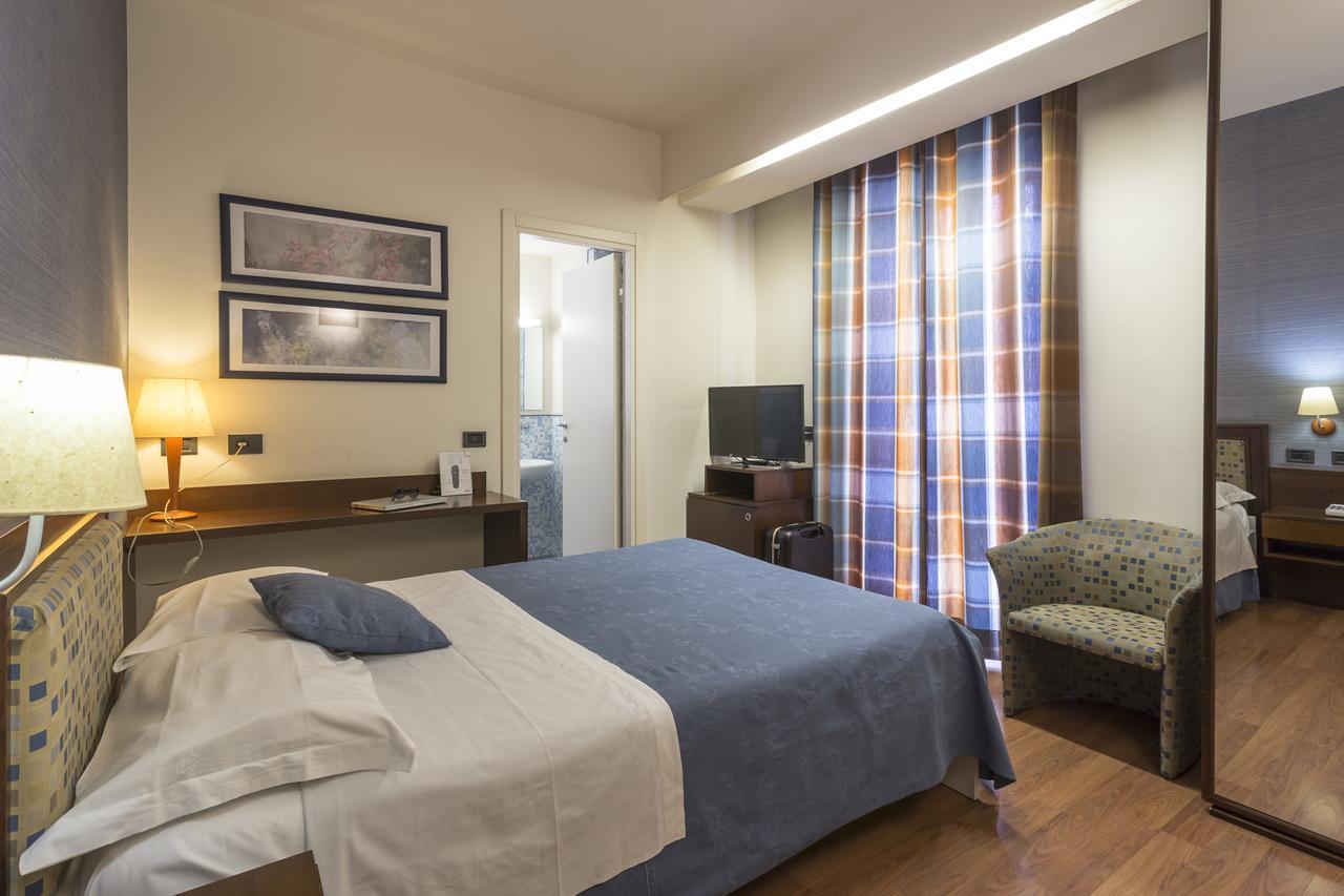 רגוזה Hotel Montreal מראה חיצוני תמונה