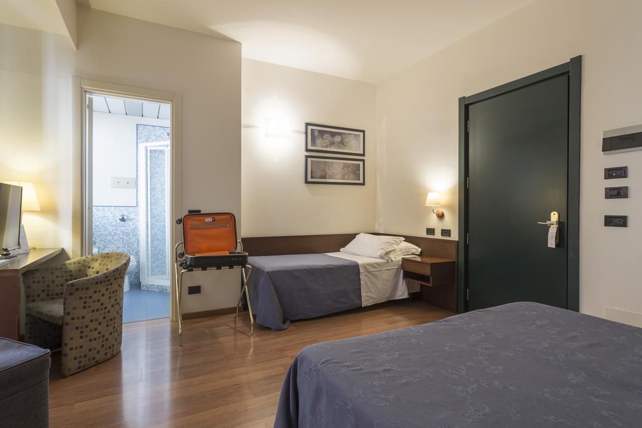 רגוזה Hotel Montreal מראה חיצוני תמונה