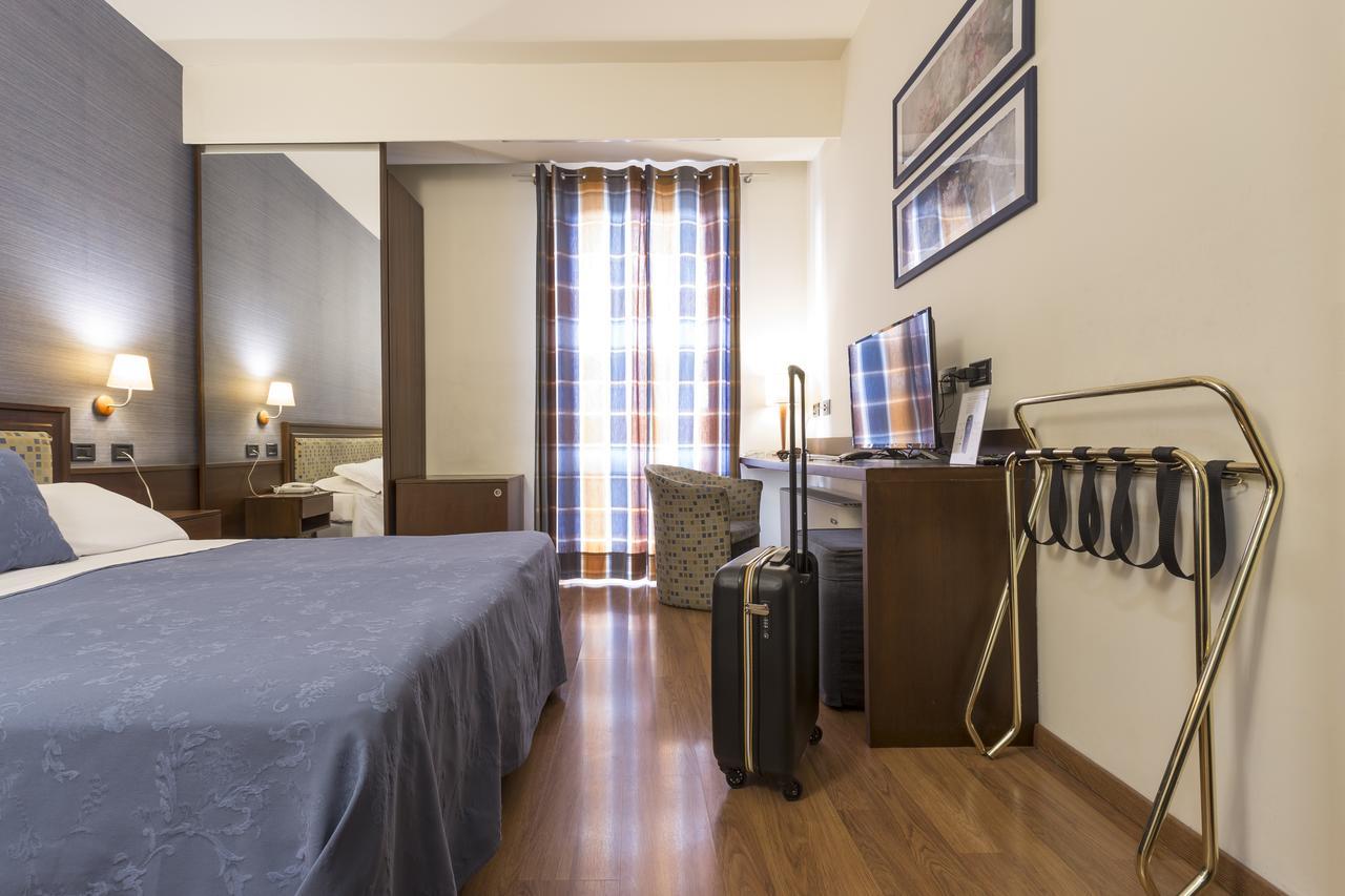 רגוזה Hotel Montreal מראה חיצוני תמונה
