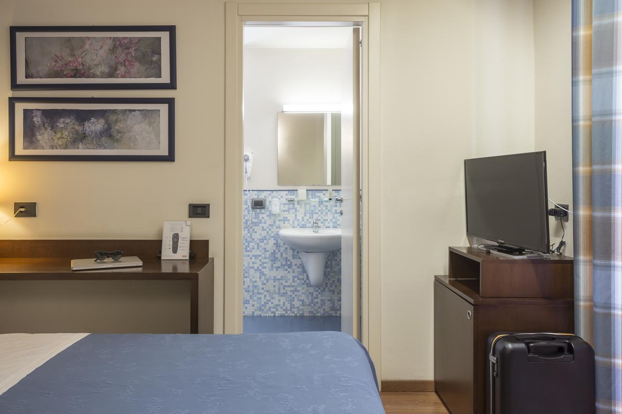 רגוזה Hotel Montreal מראה חיצוני תמונה